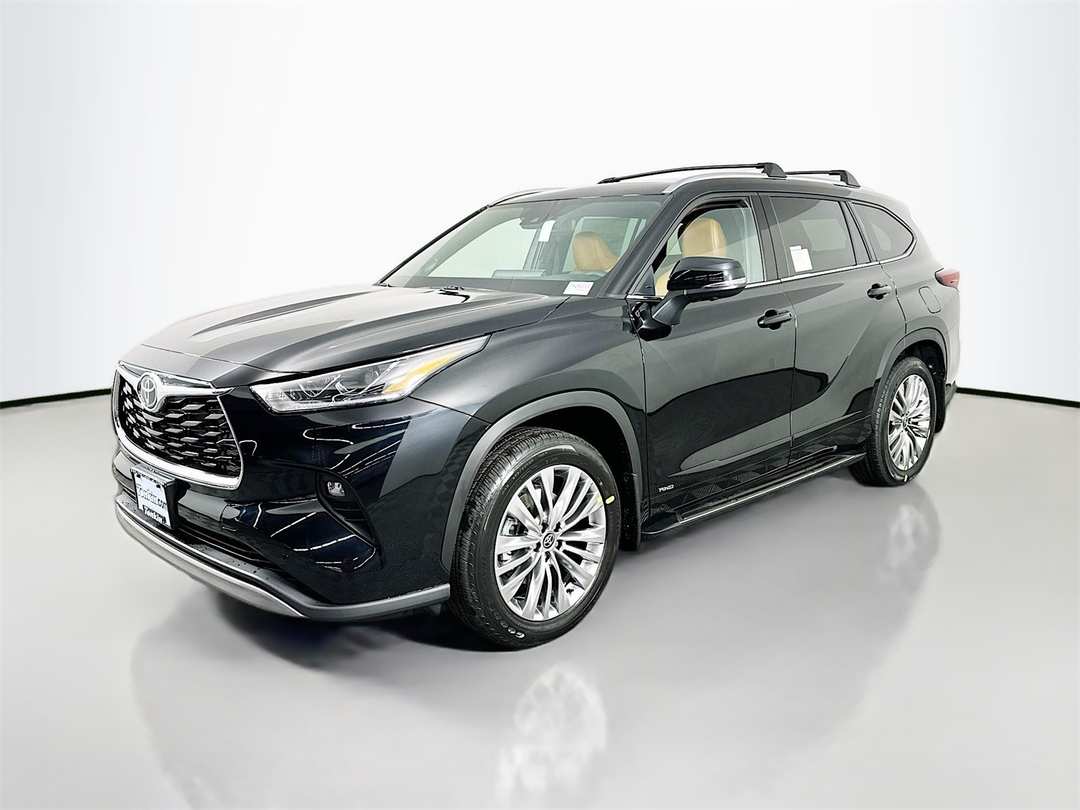2026 Toyota Highlander Platinum - Image 3
