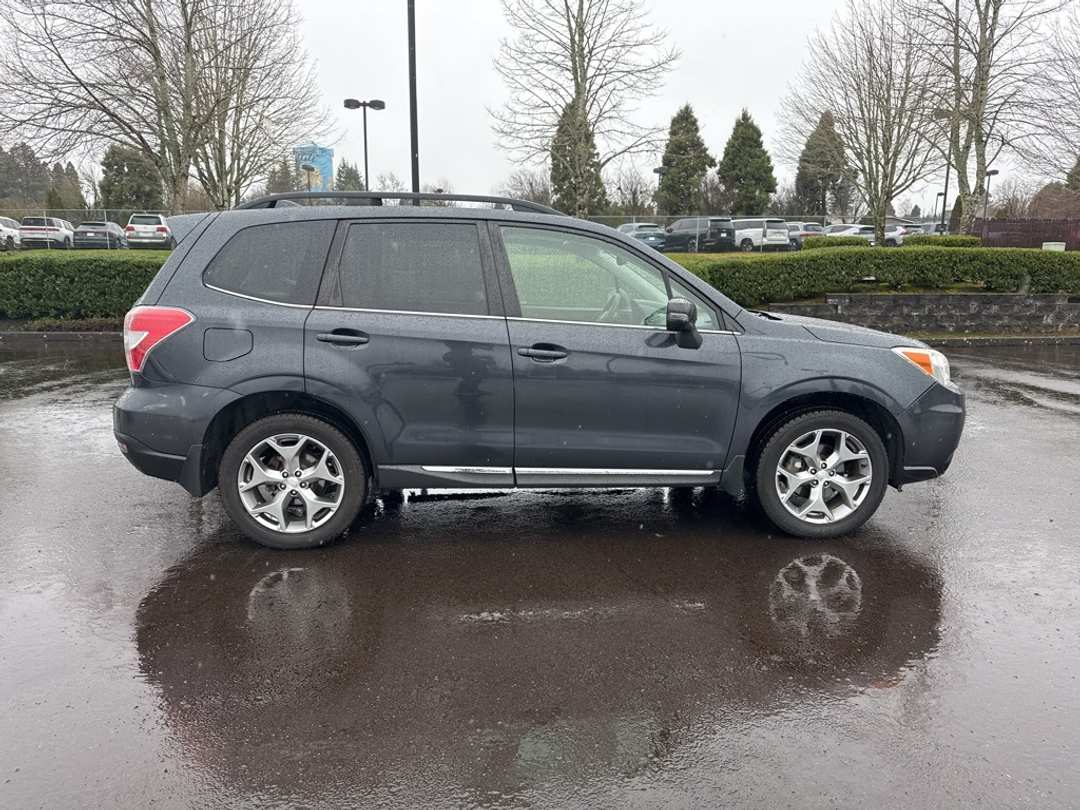 2016 Subaru Forester 2.5i Touring - Image 8