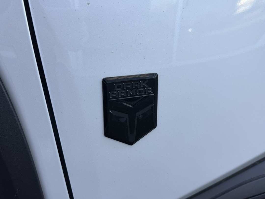 2026 Nissan Rogue Dark Armor - Image 9