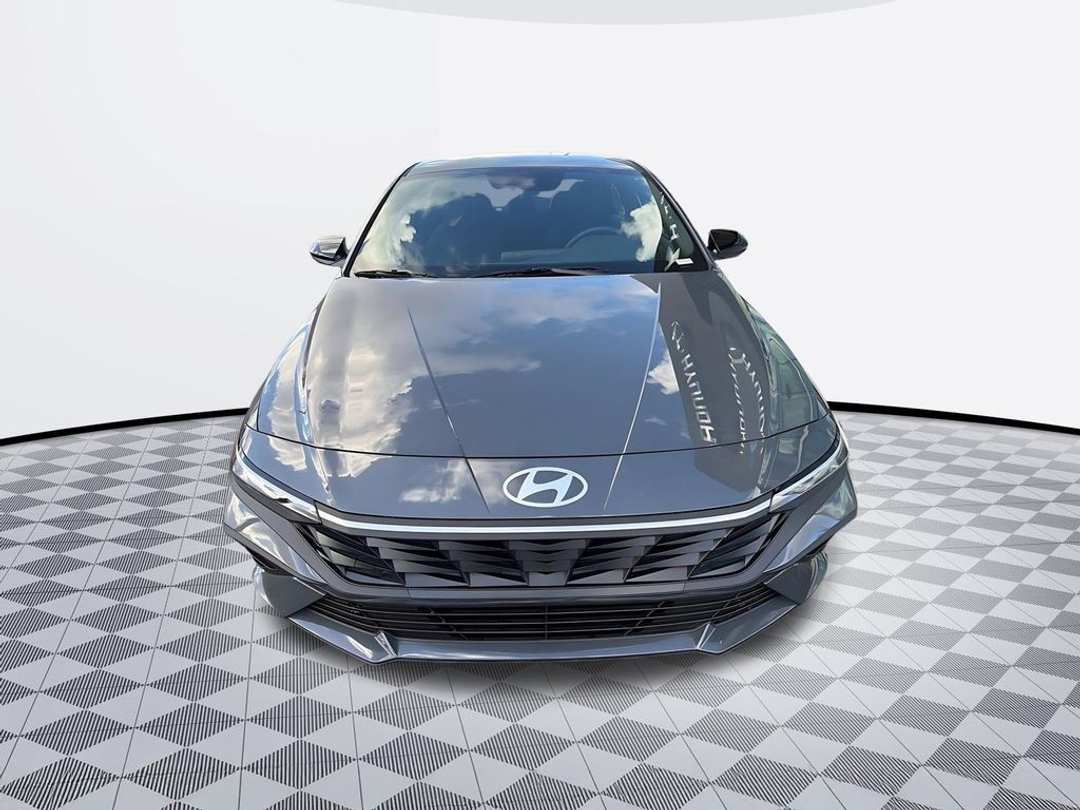2026 Hyundai Elantra SEL Sport - Image 3