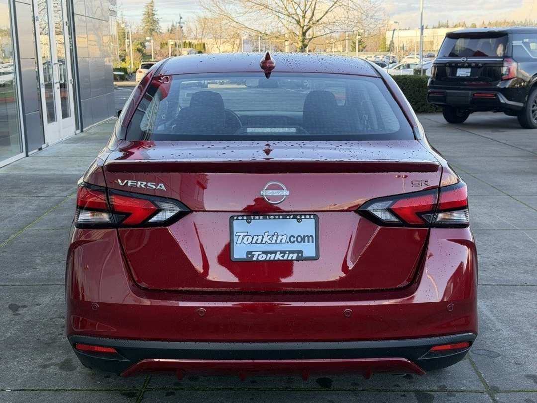 2025 Nissan Versa 1.6 SR - Image 6