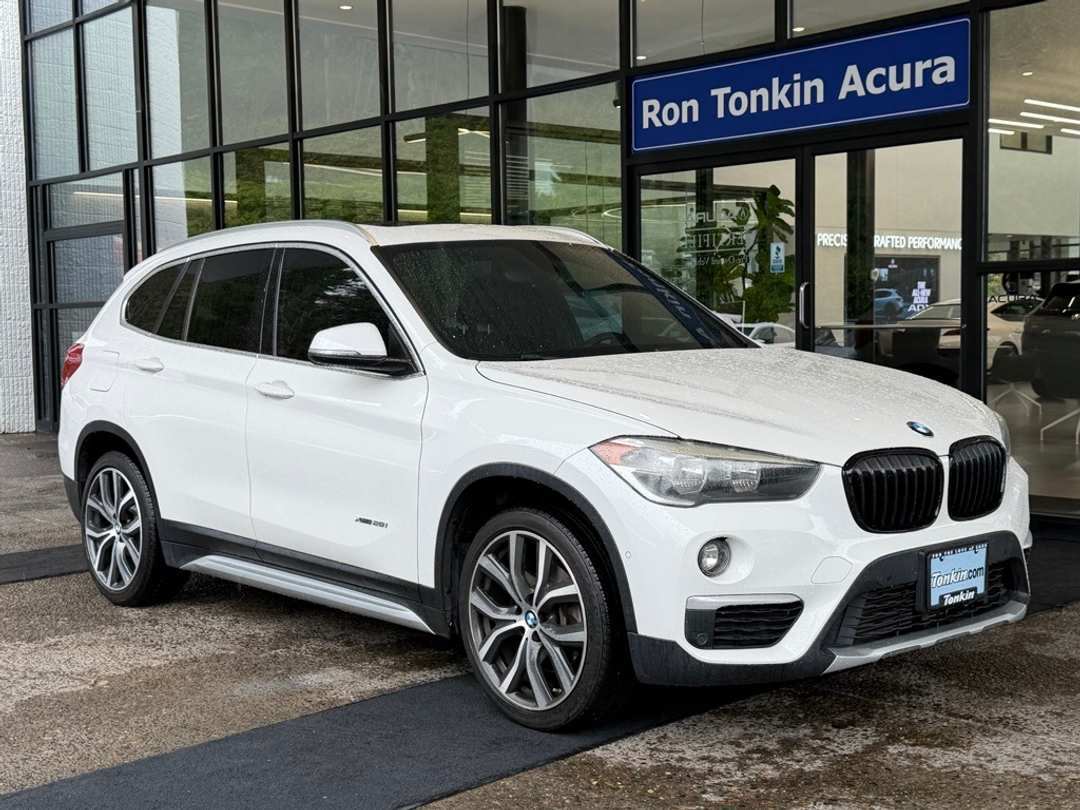 2017 BMW X1 xDrive28i - Image 2