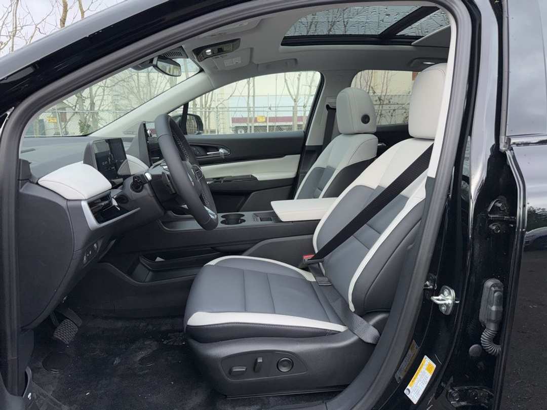 2025 Honda Prologue Touring - Image 13