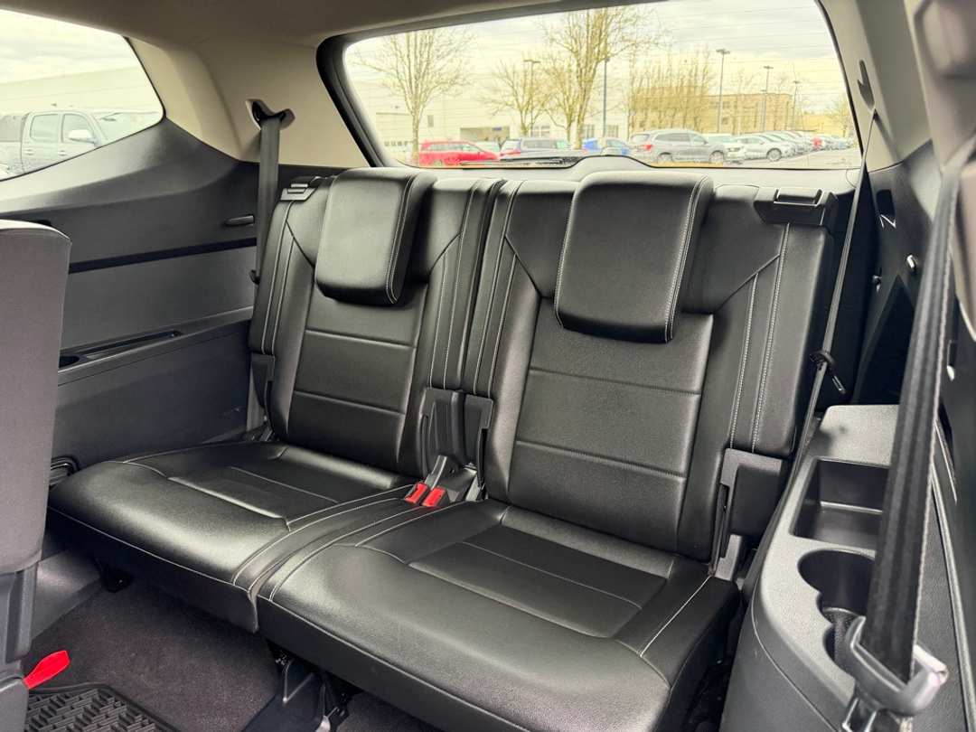 2023 Volkswagen Atlas 3.6L V6 SE w/Technology - Image 34