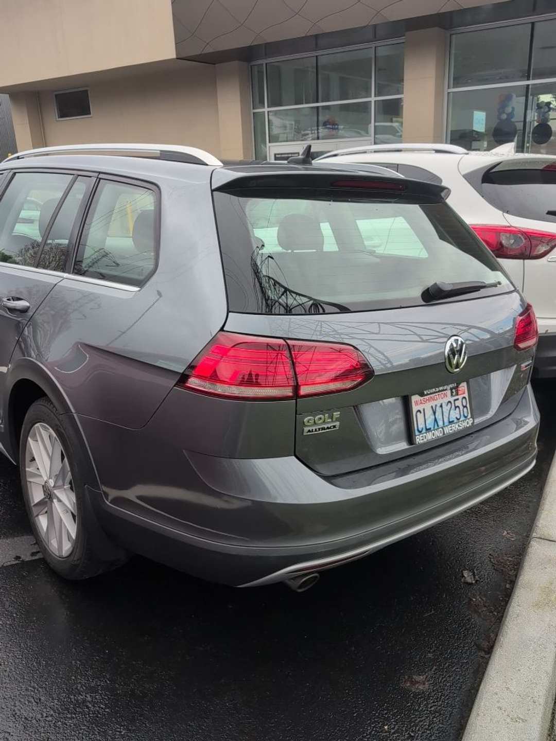 2019 Volkswagen Golf Alltrack TSI SE - Image 2