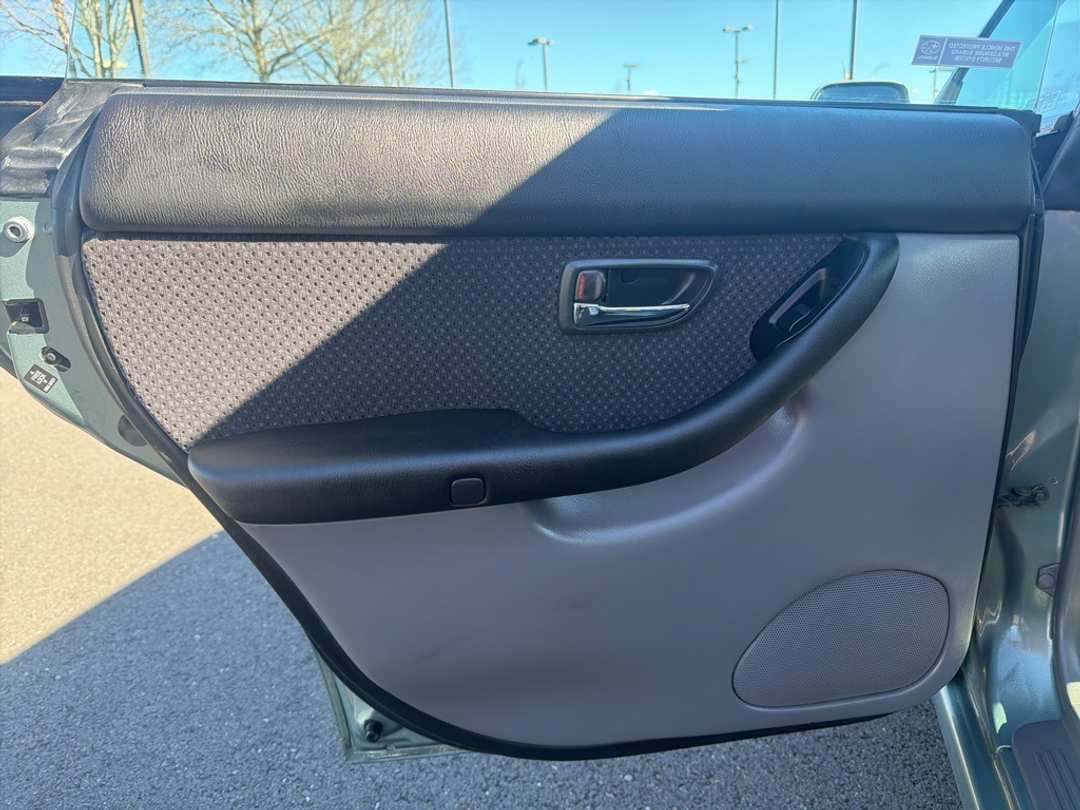 2003 Subaru Legacy L - Image 16