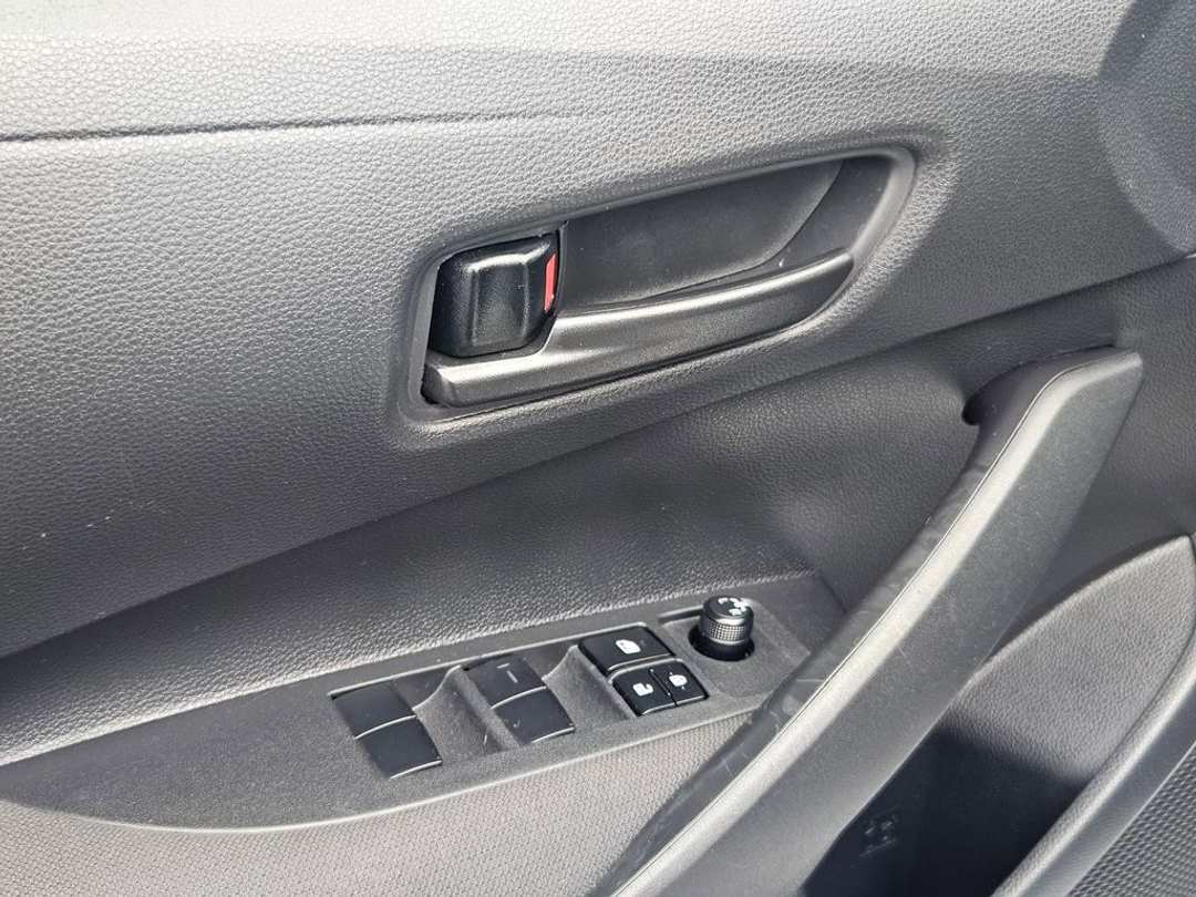 2025 Toyota Corolla LE - Image 11