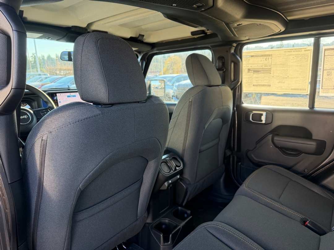 2026 Jeep Gladiator Sport - Image 31