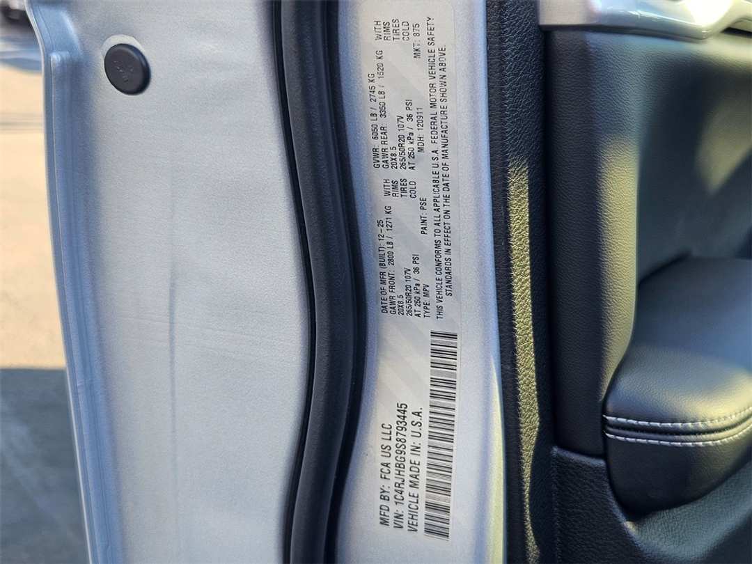 2025 Jeep Grand Cherokee Limited - Image 42