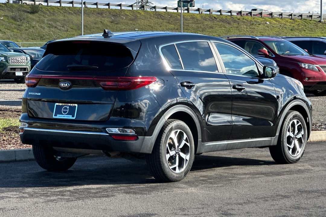 2021 Kia Sportage LX - Image 3