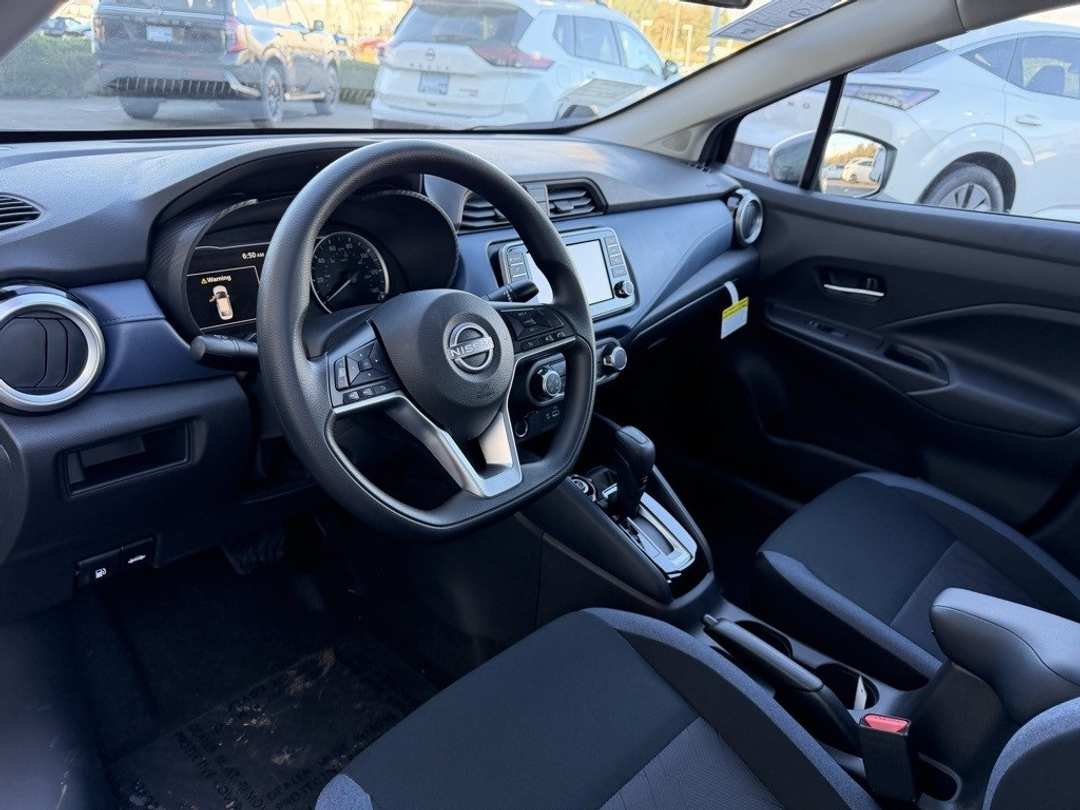 2025 Nissan Versa 1.6 SV - Image 15