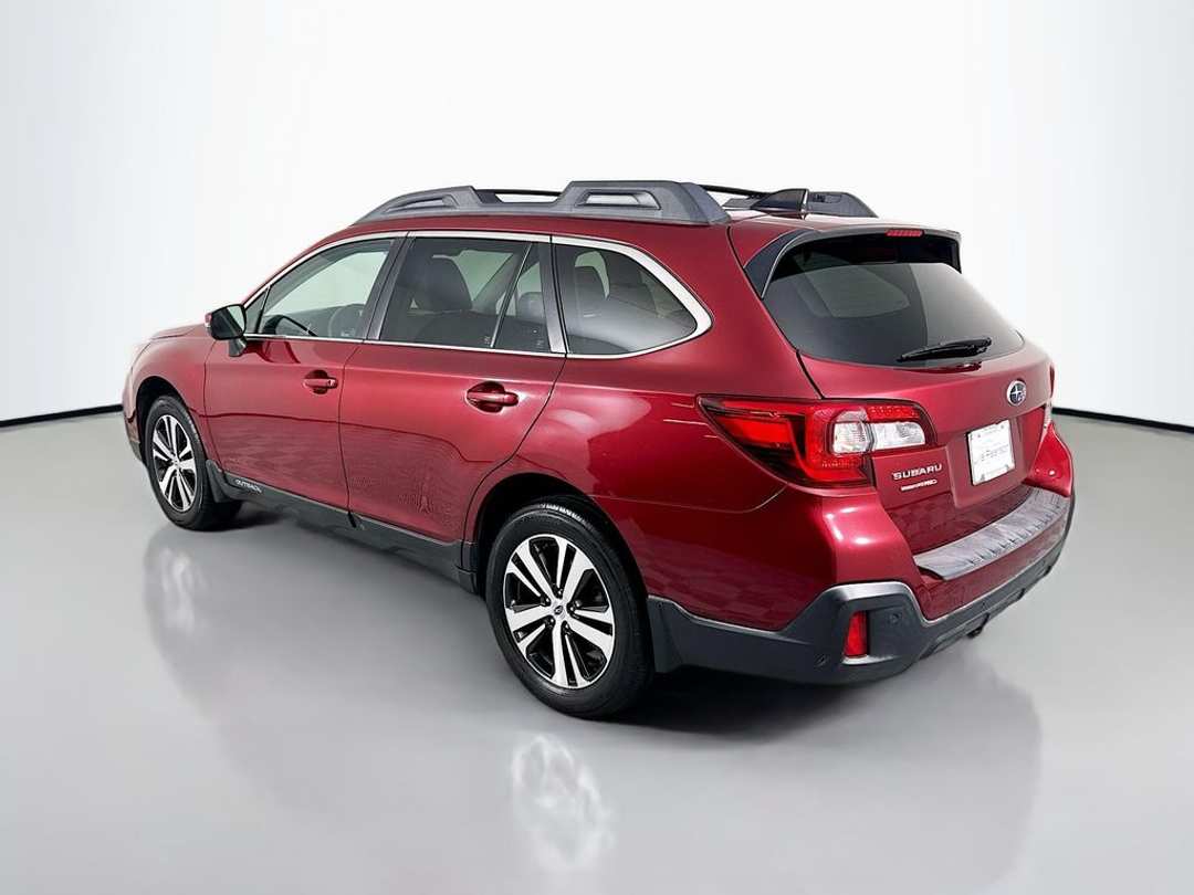 2018 Subaru Outback 2.5i - Image 3