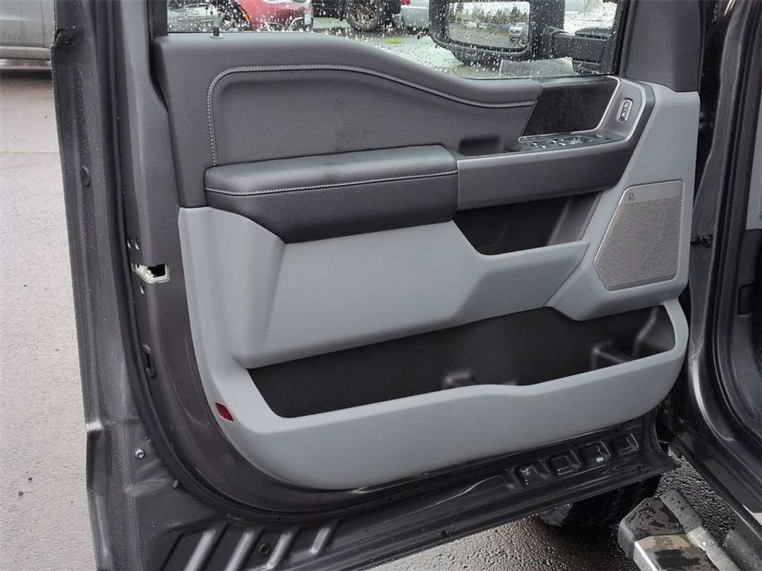 2026 Ford F-350Sd XLT - Image 9