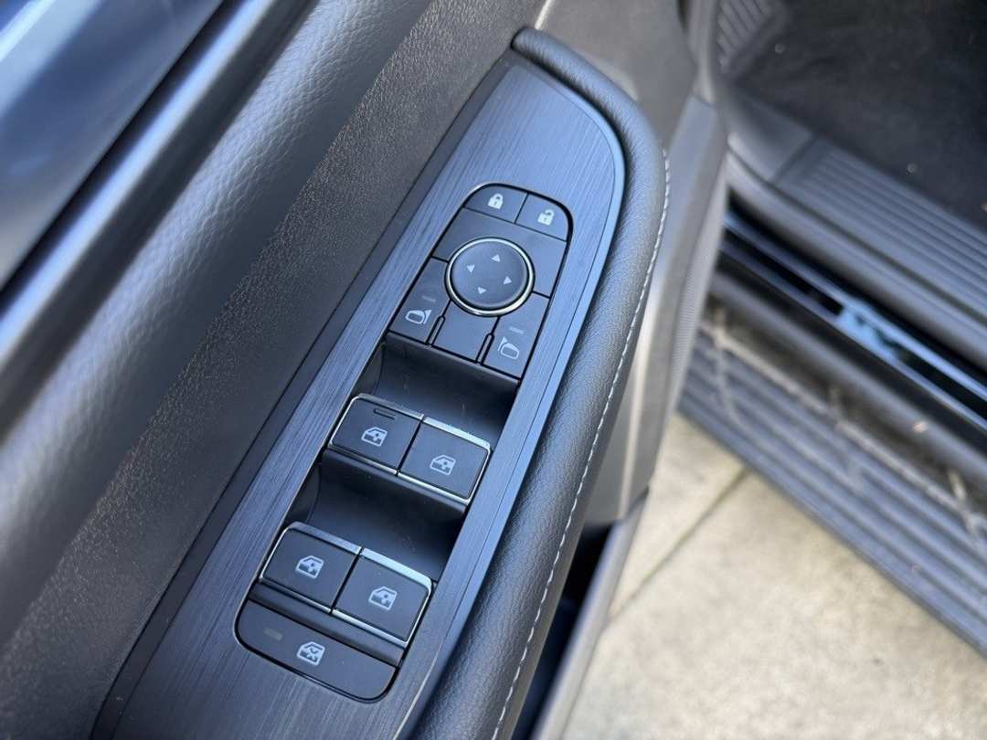 2026 Nissan Armada SV - Image 16