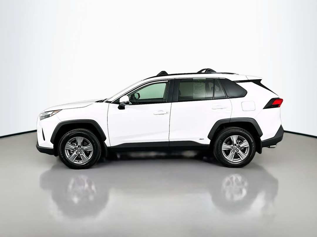 2024 Toyota Rav4 XLE - Image 5