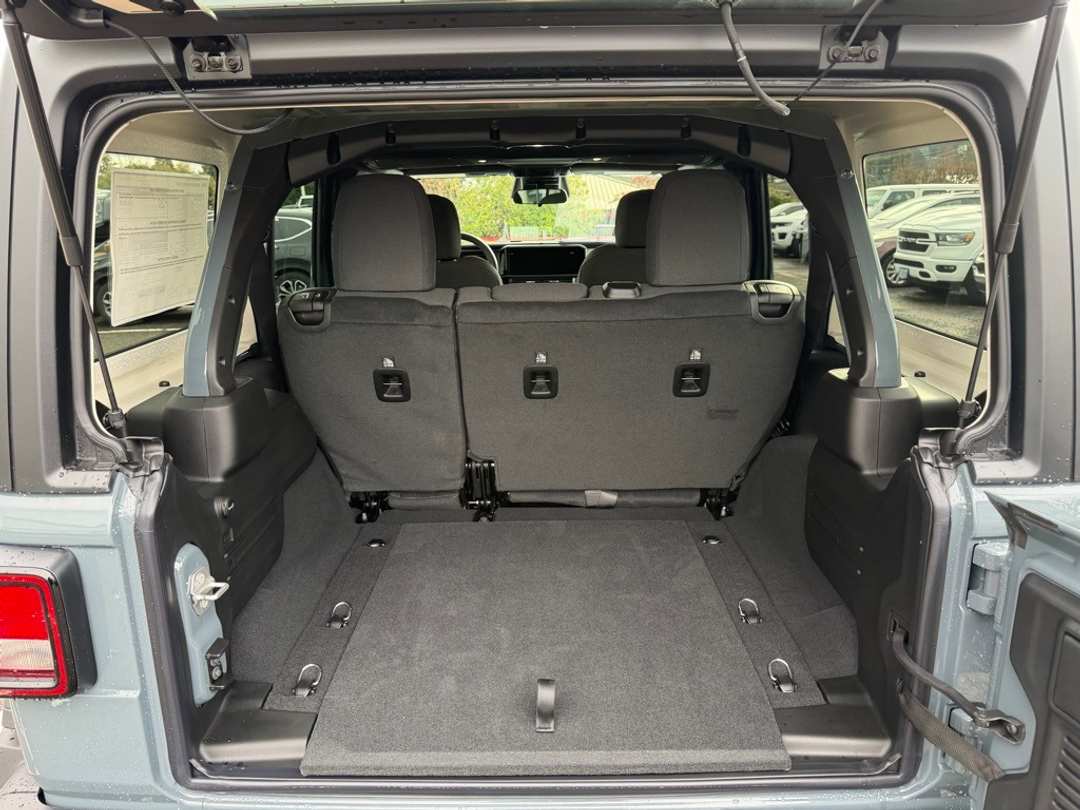 2026 Jeep Wrangler Willys - Image 11