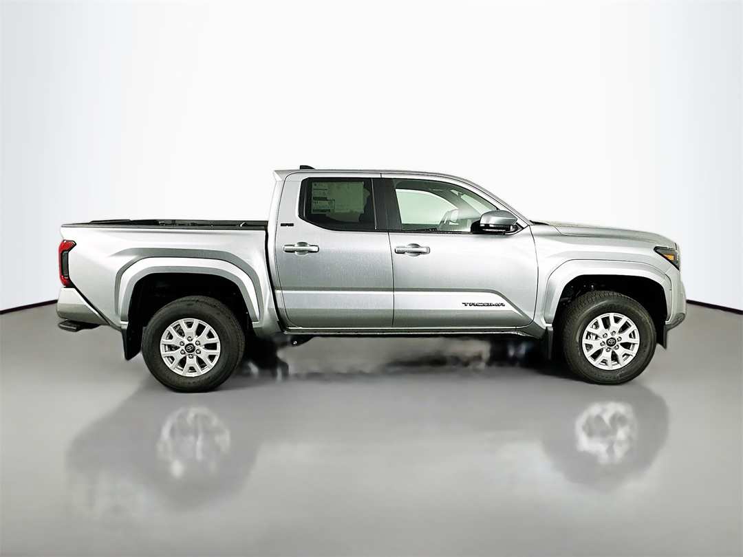 2025 Toyota Tacoma SR5 - Image 8