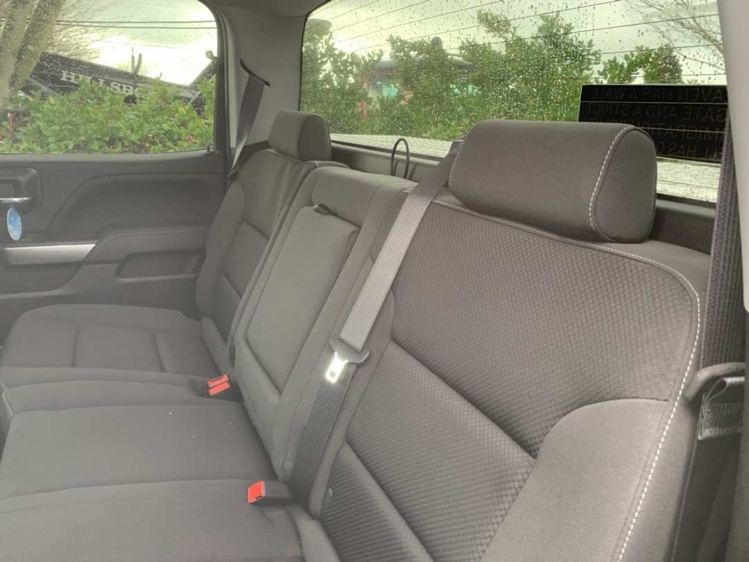 2018 Chevrolet Silverado 1500 LT - Image 10