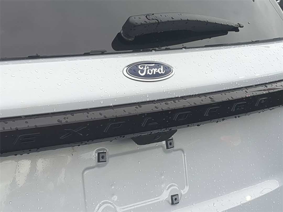 2026 Ford Explorer ST - Image 27