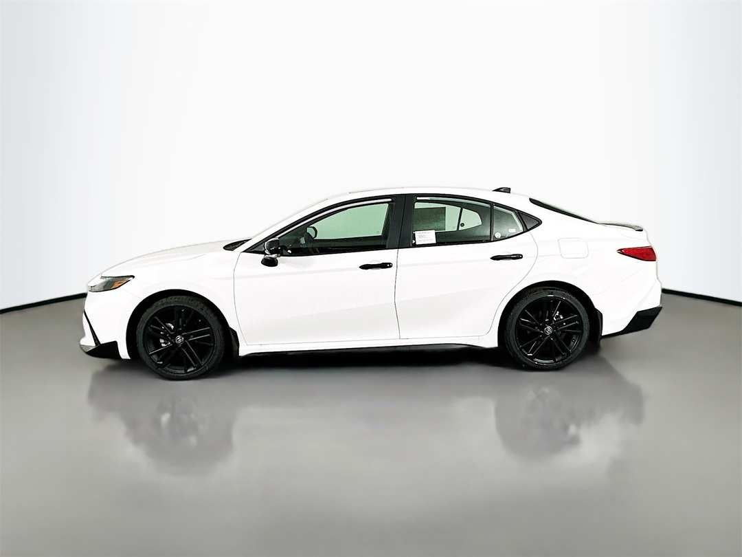 2026 Toyota Camry SE Nightshade - Image 4