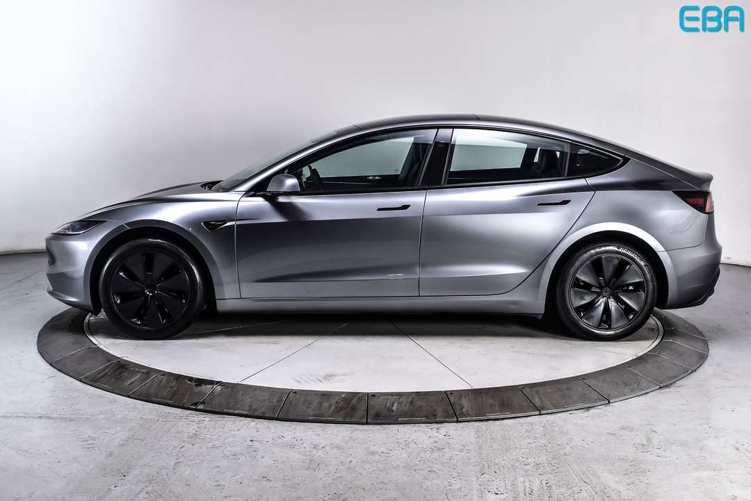 2025 Tesla Model 3 Long Range - Image 3