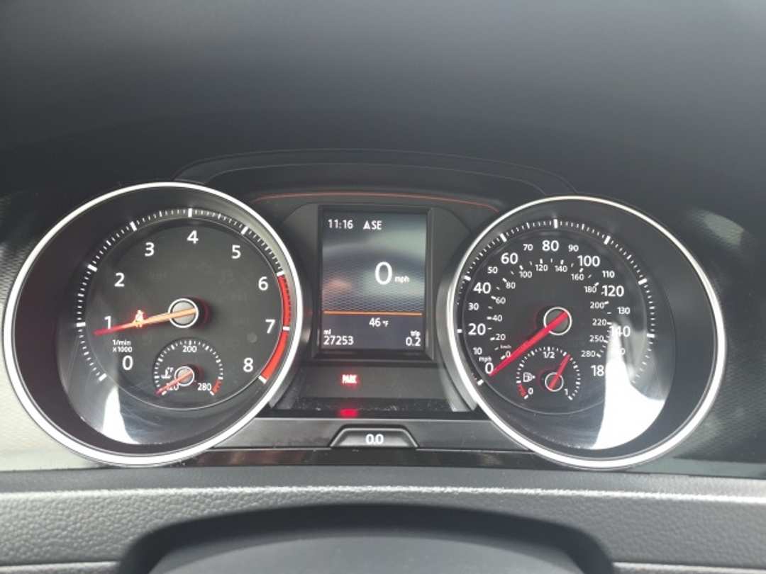 2017 Volkswagen Golf Gti SE - Image 12