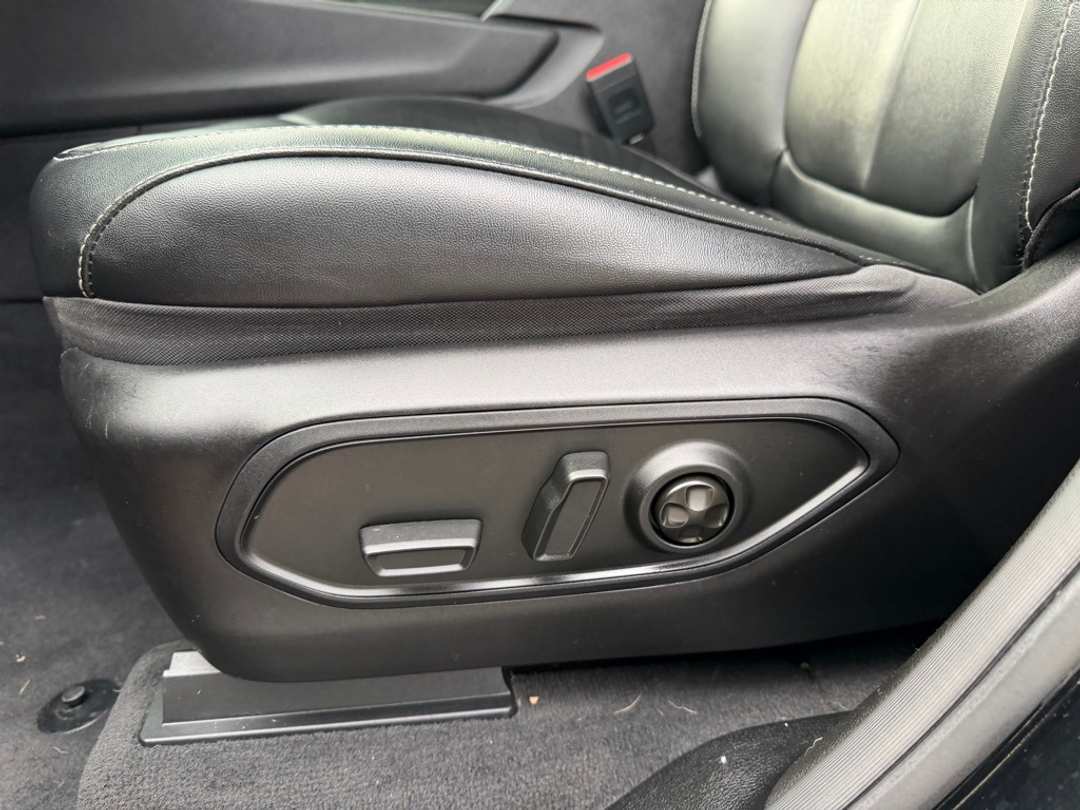 2023 Jeep Grand Cherokee Limited - Image 15