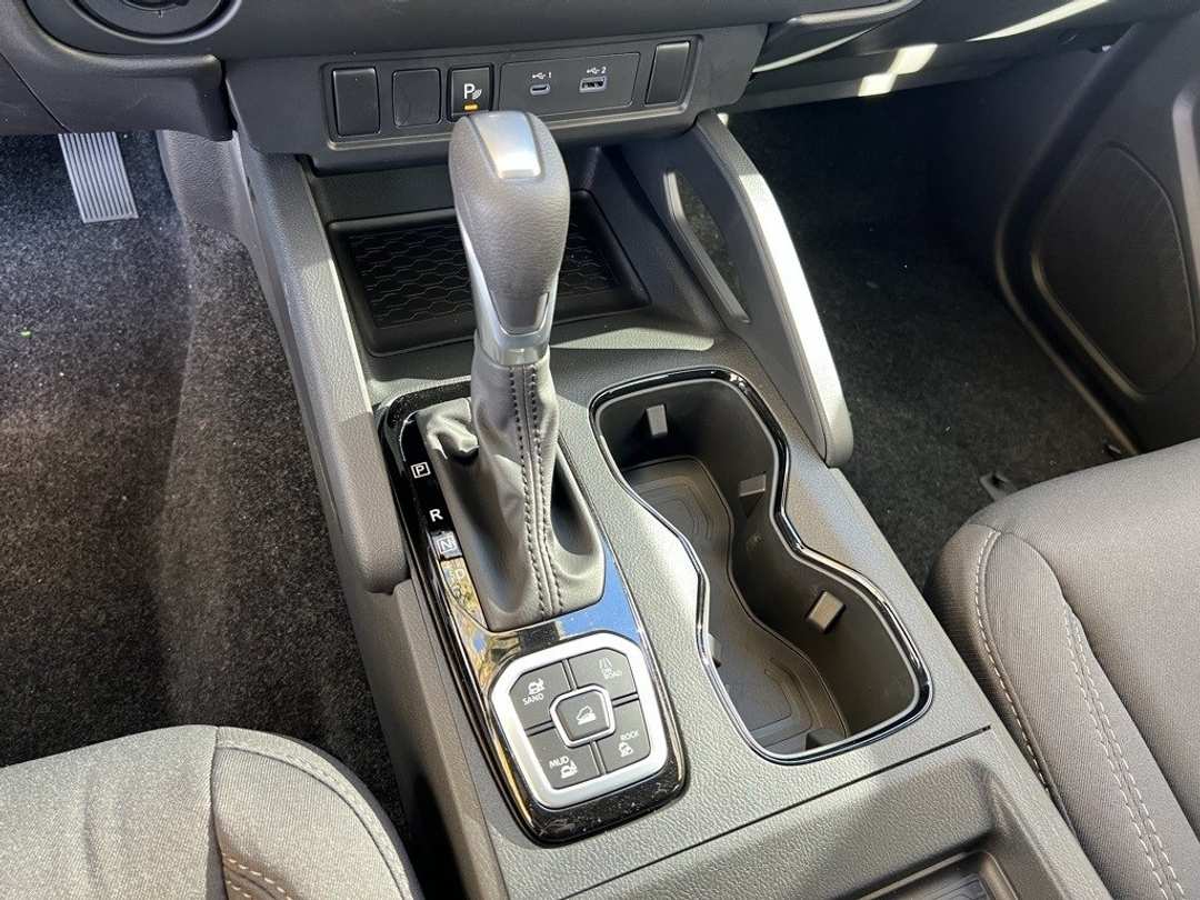 2026 Nissan Frontier SV - Image 22