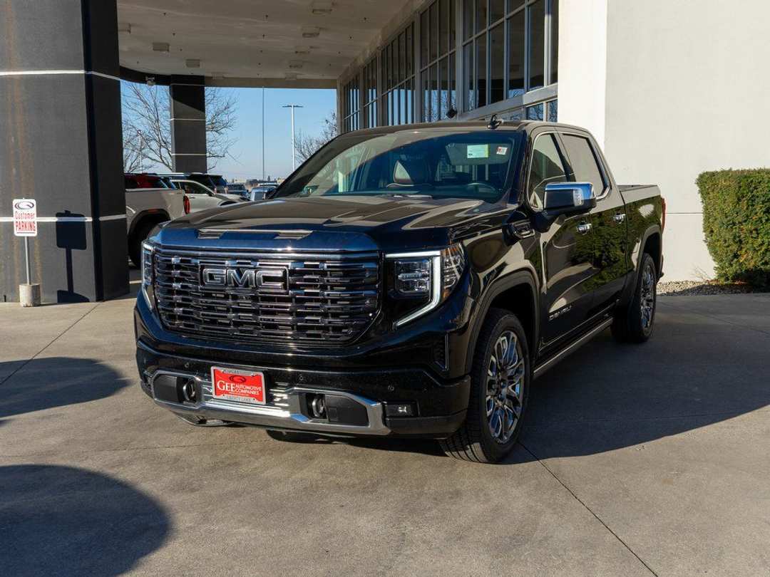 2023 GMC Sierra 1500 Denali Ultimate - Image 3