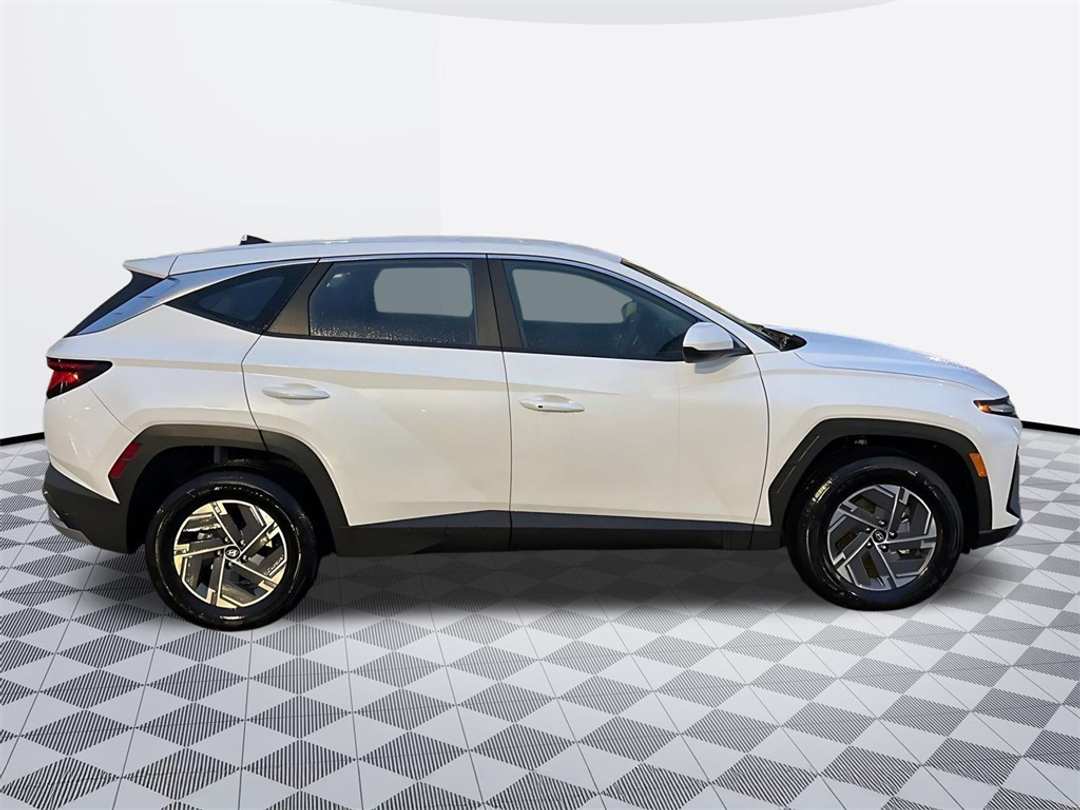 2026 Hyundai Tucson Blue - Image 2