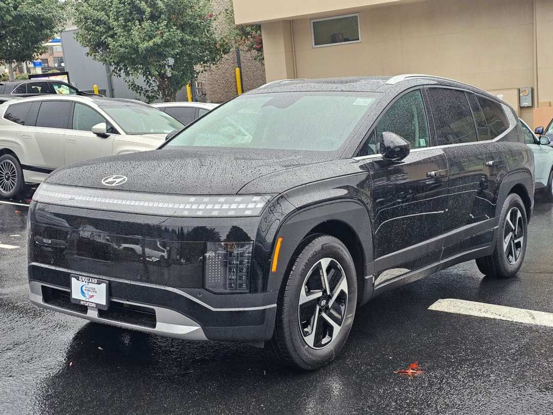 2026 Hyundai Ioniq 9 SE - Image 3