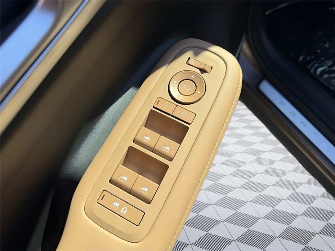 2026 Hyundai Santa Fe Calligraphy - Image 13