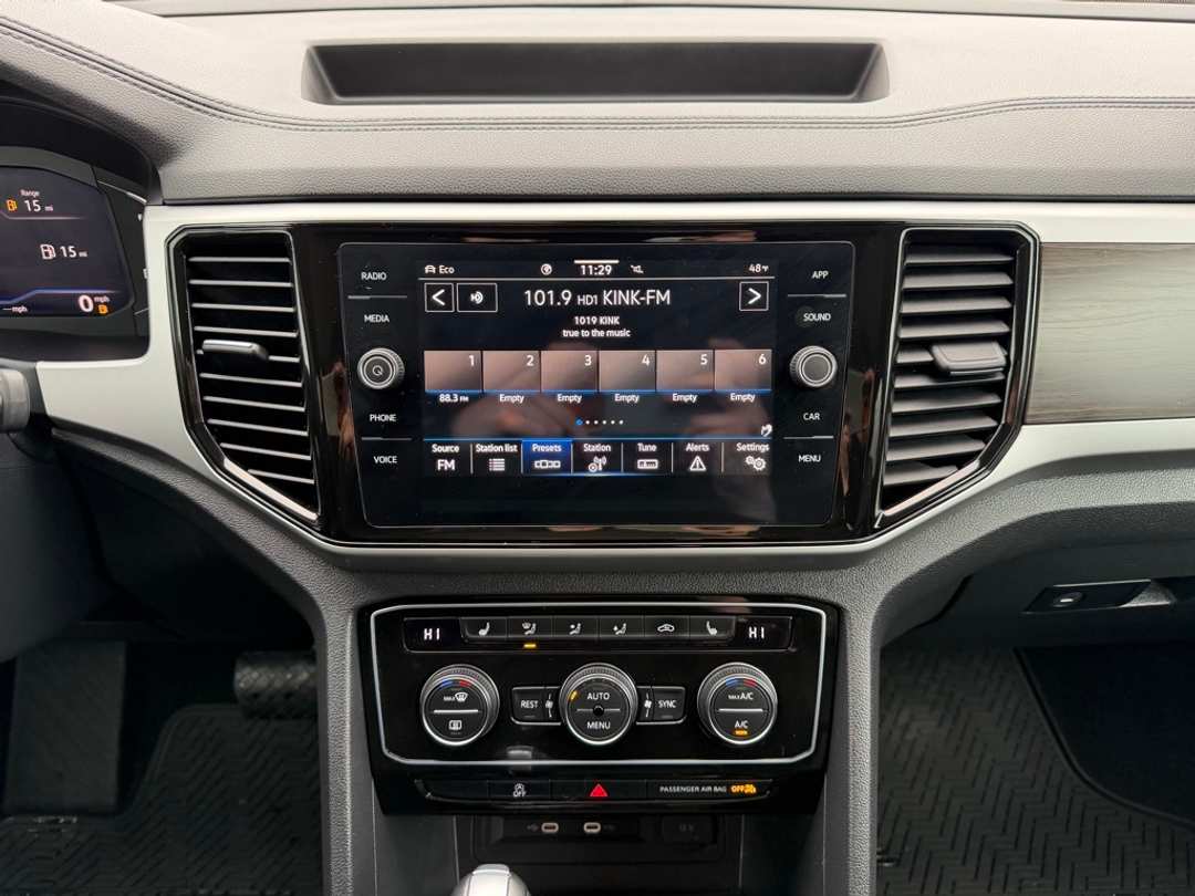 2023 Volkswagen Atlas 3.6L V6 SE w/Technology - Image 22