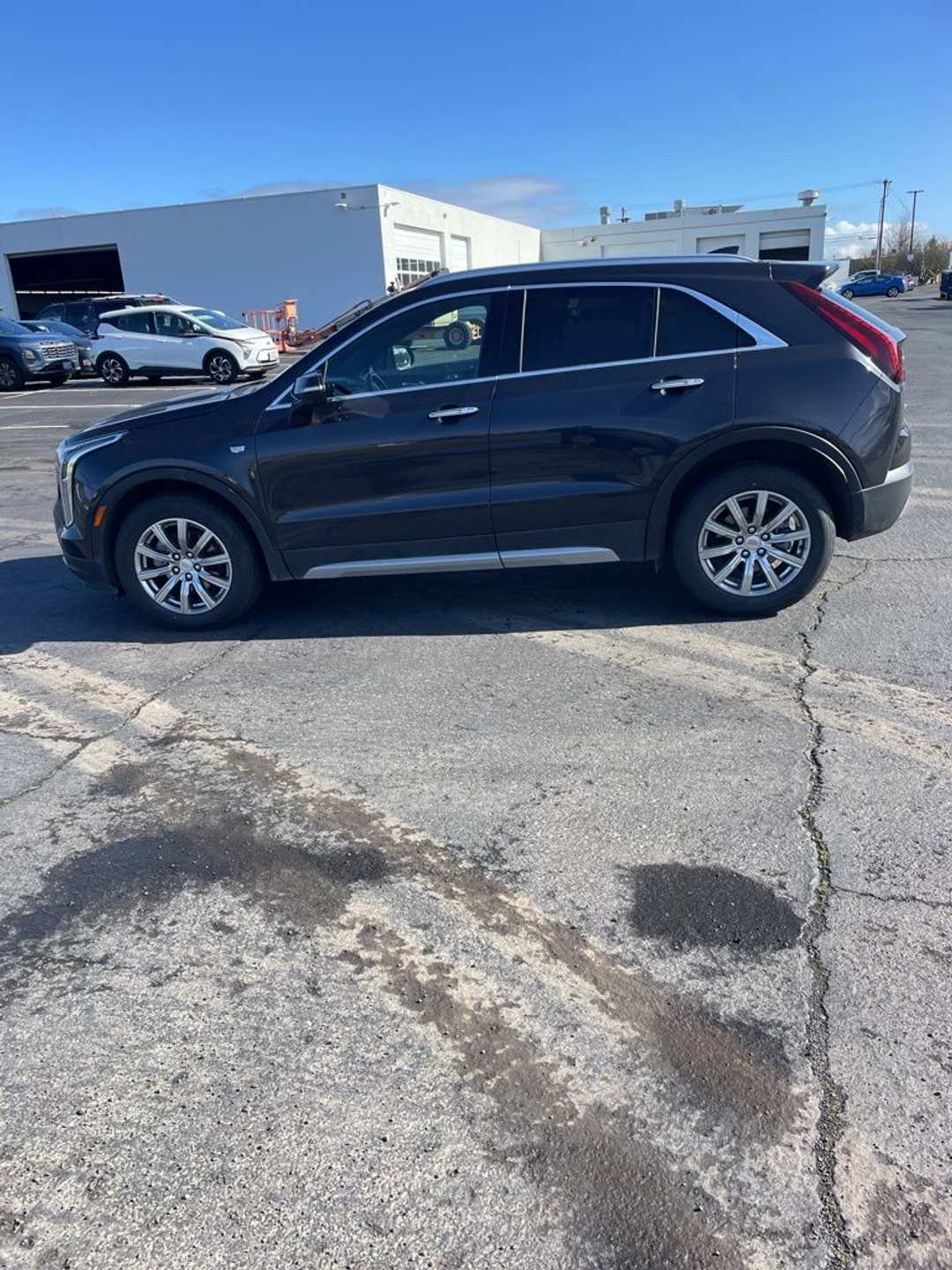 2023 Cadillac Xt4 Premium Luxury - Image 5