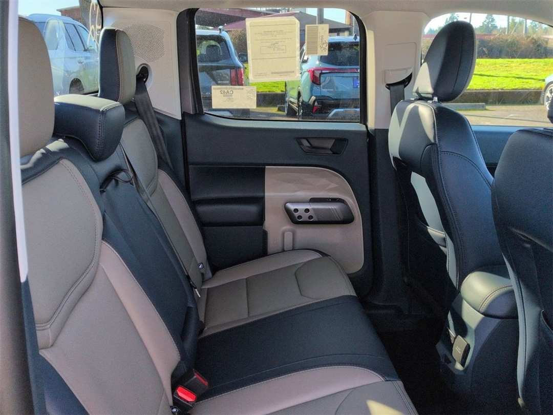 2026 Ford Maverick Lariat - Image 28