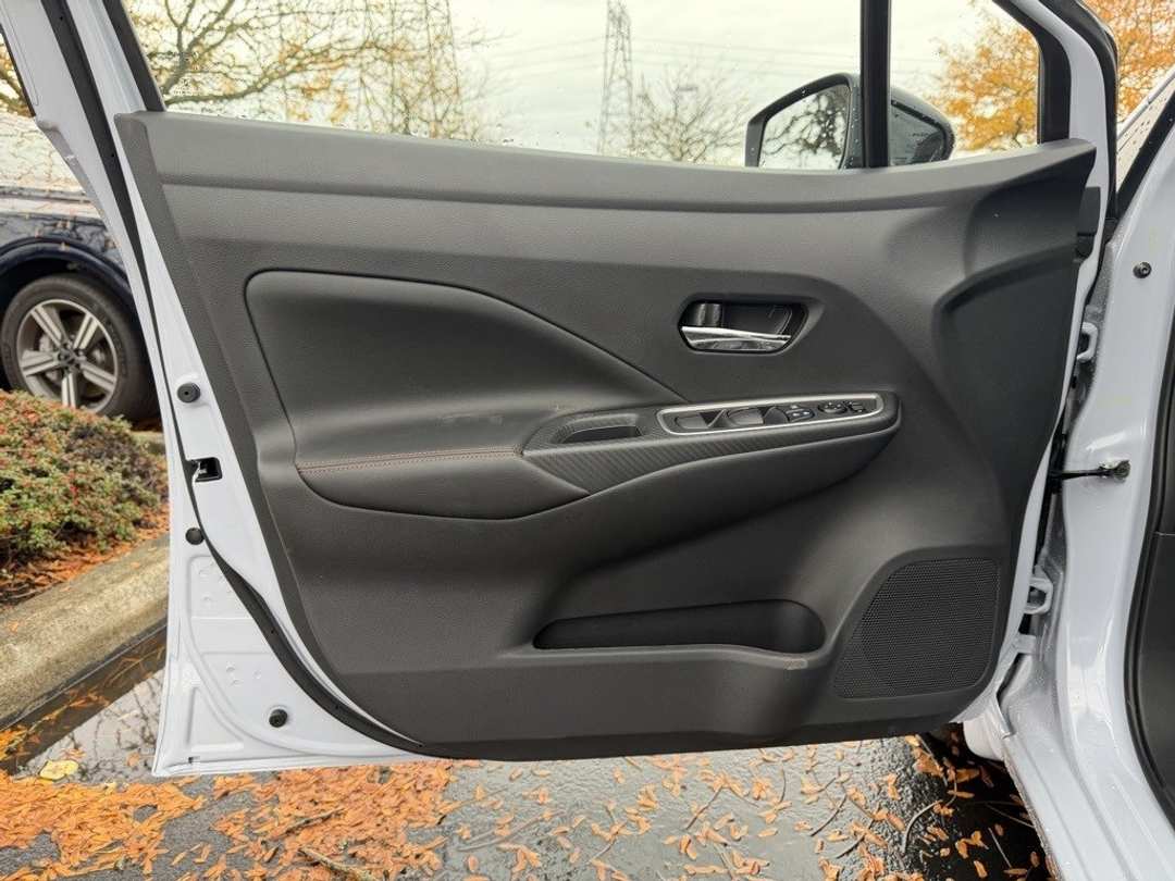 2025 Nissan Versa 1.6 SR - Image 11