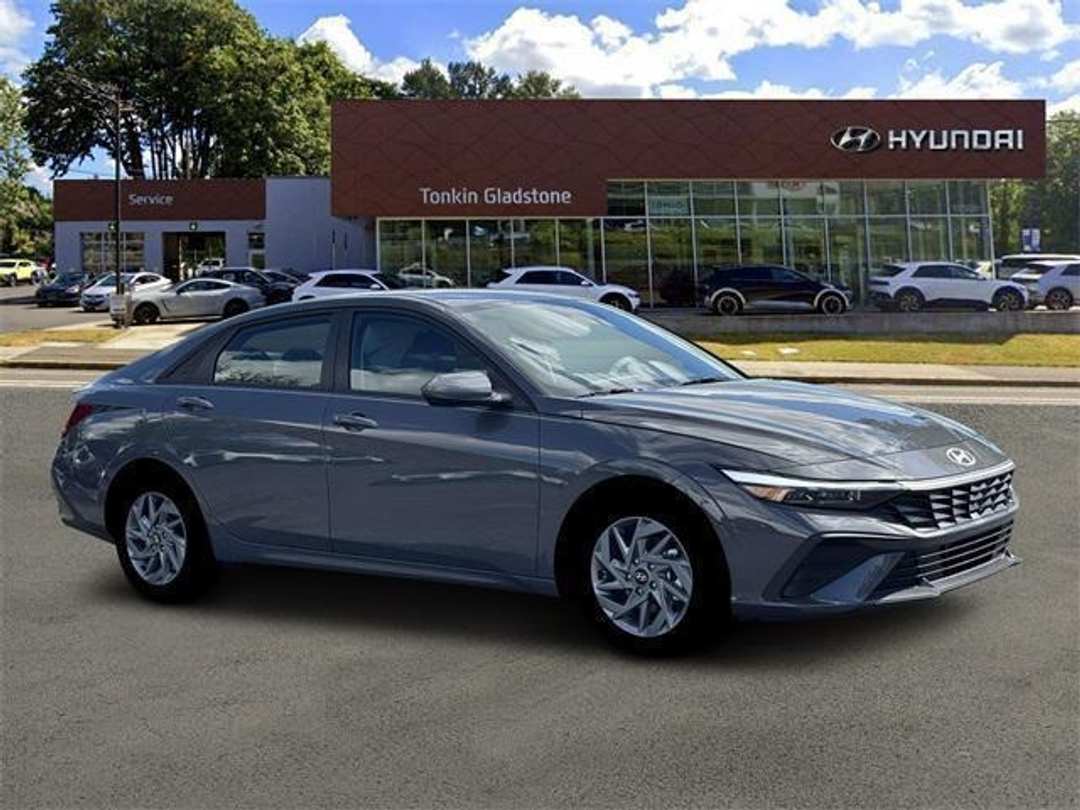 2026 Hyundai Elantra Blue - Image 10