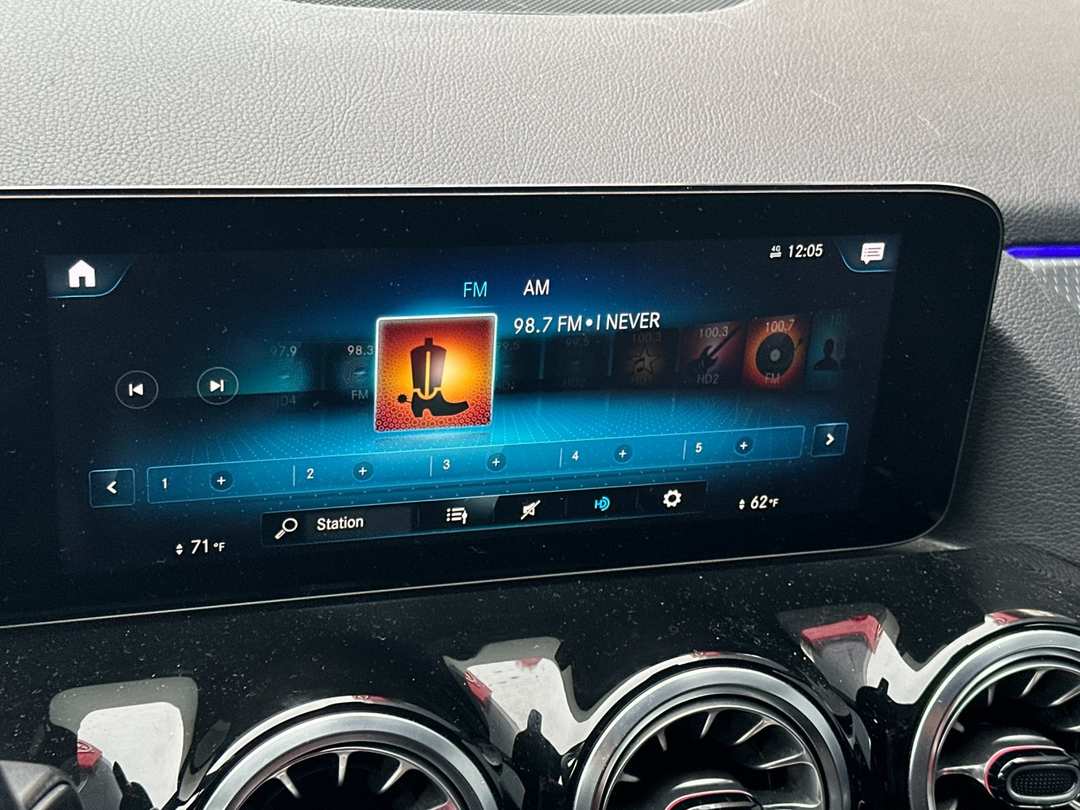 2022 Mercedes-Benz GLA GLA 250 - Image 17