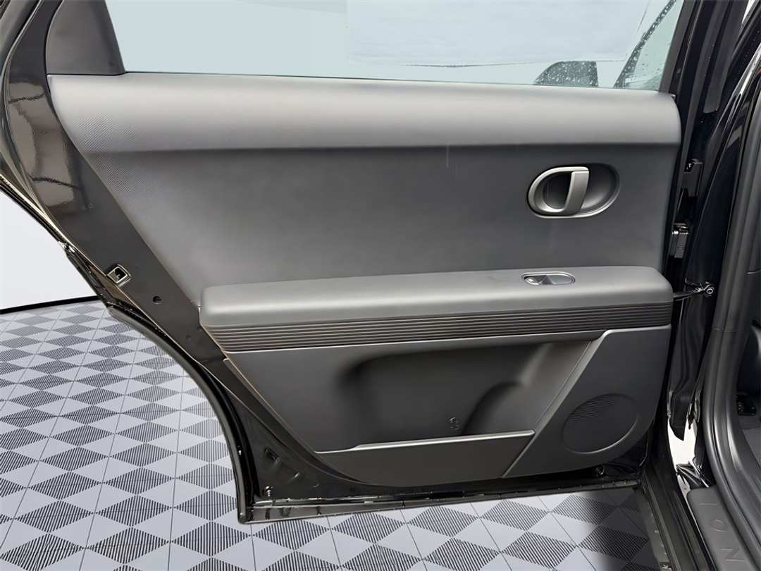 2026 Hyundai Ioniq 5 SE - Image 29