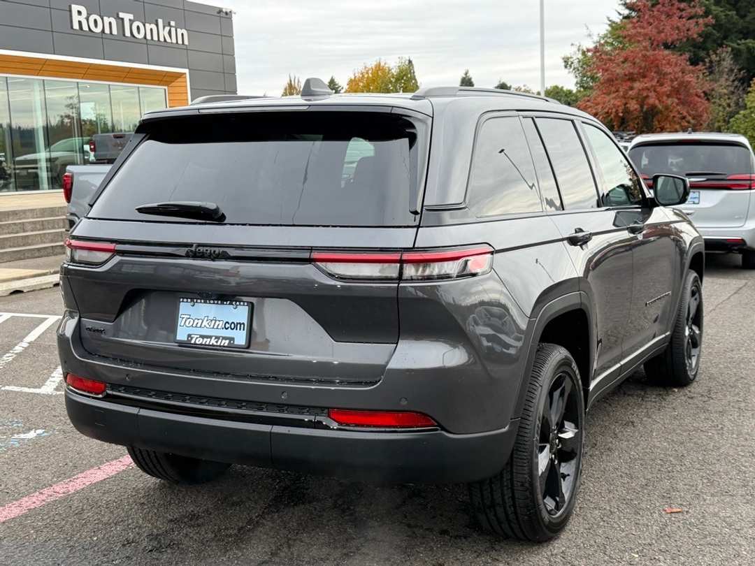 2025 Jeep Grand Cherokee Altitude X - Image 7