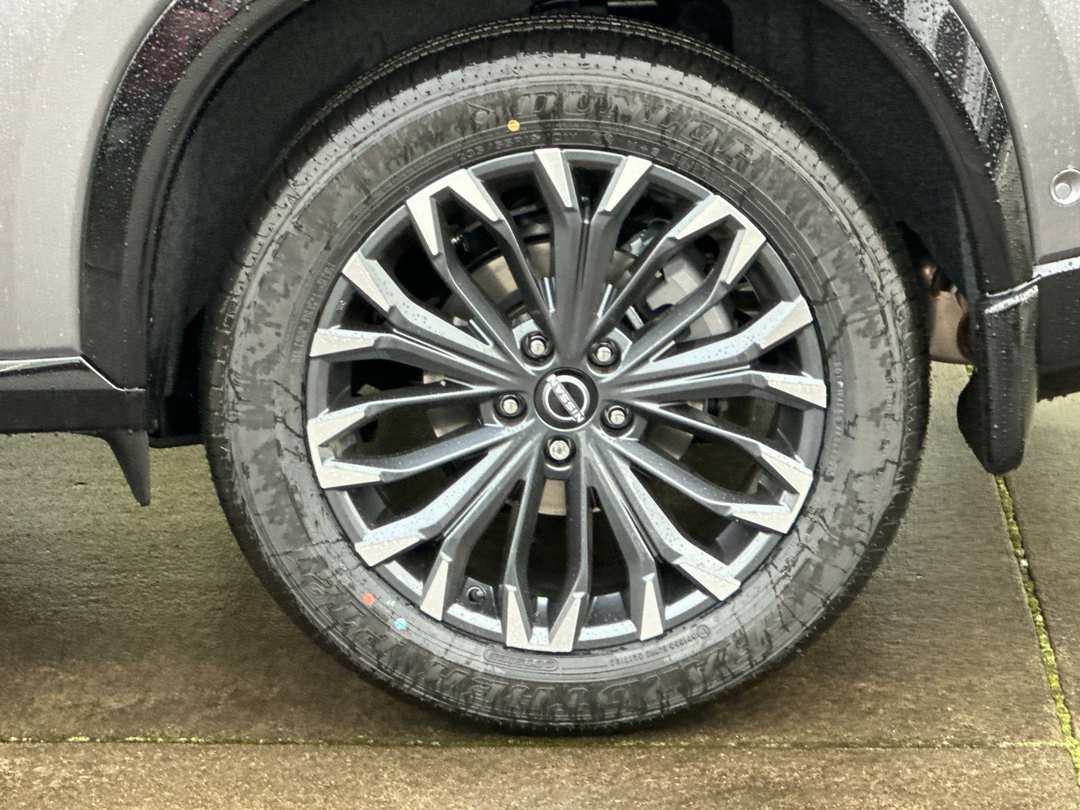 2026 Nissan Rogue Platinum - Image 23