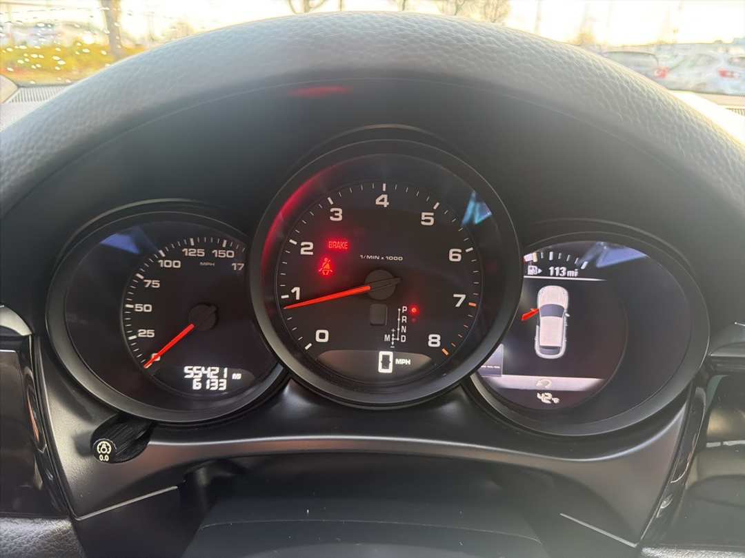 2018 Porsche Macan Base - Image 32