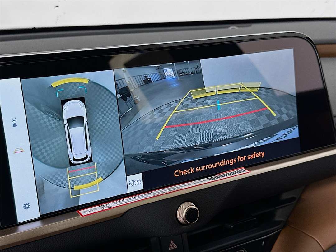 2026 Toyota Crown Signia Limited - Image 14