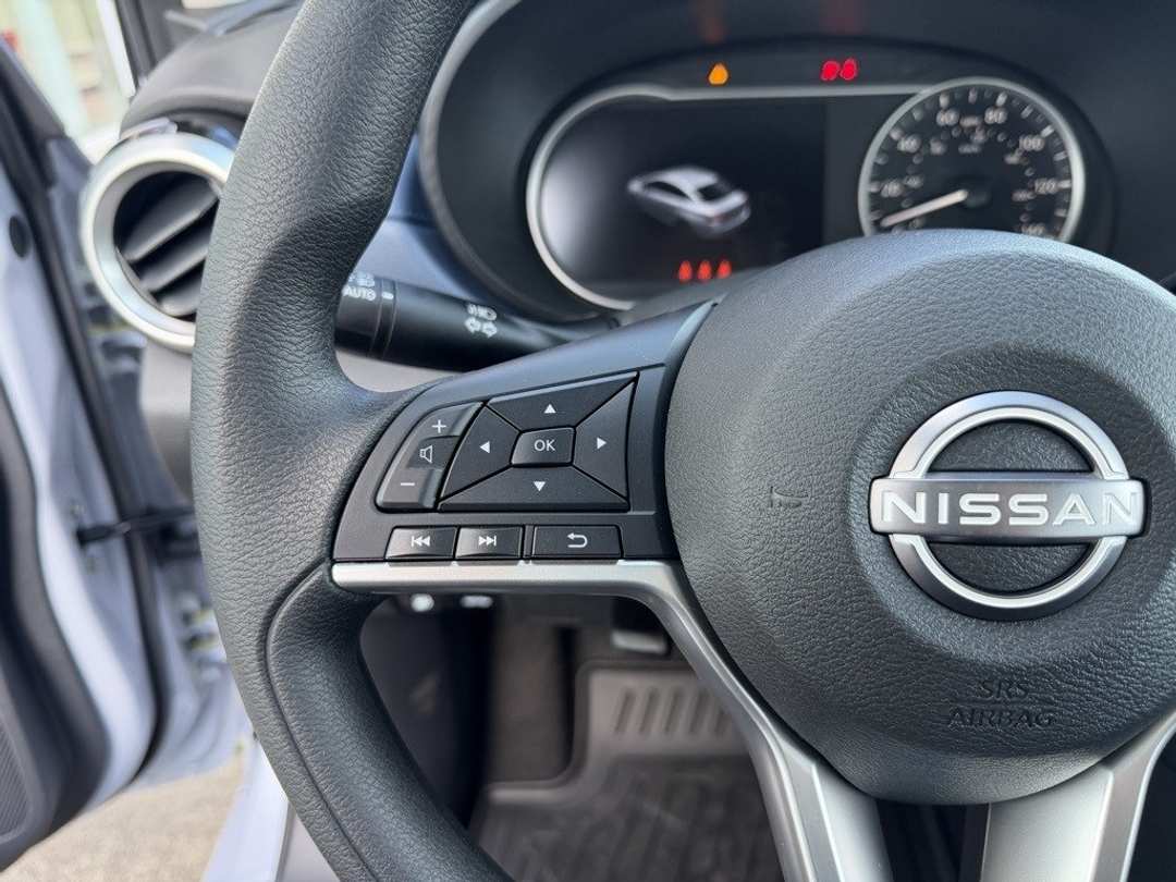 2025 Nissan Versa 1.6 SV - Image 16