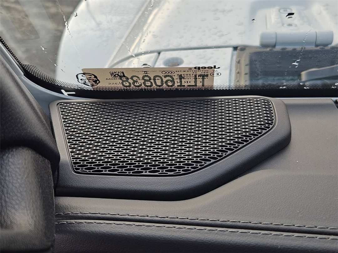 2026 Jeep Gladiator Rubicon - Image 12