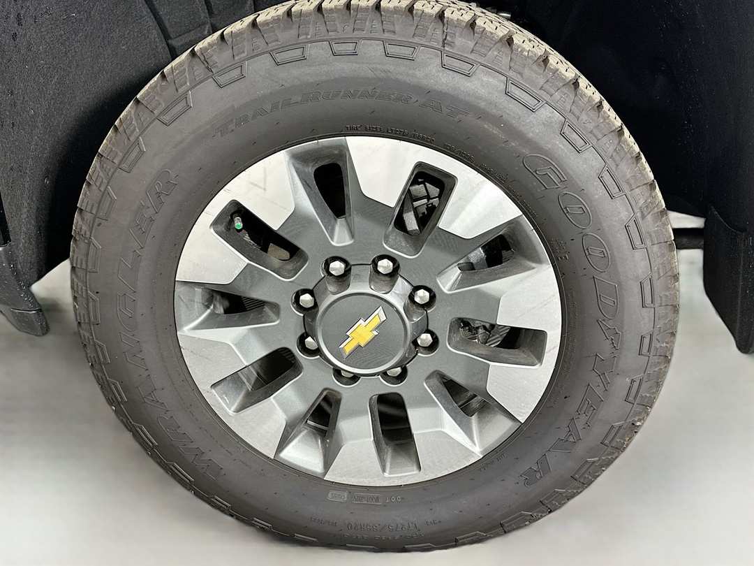 2025 Chevrolet Silverado 2500Hd Custom - Image 31