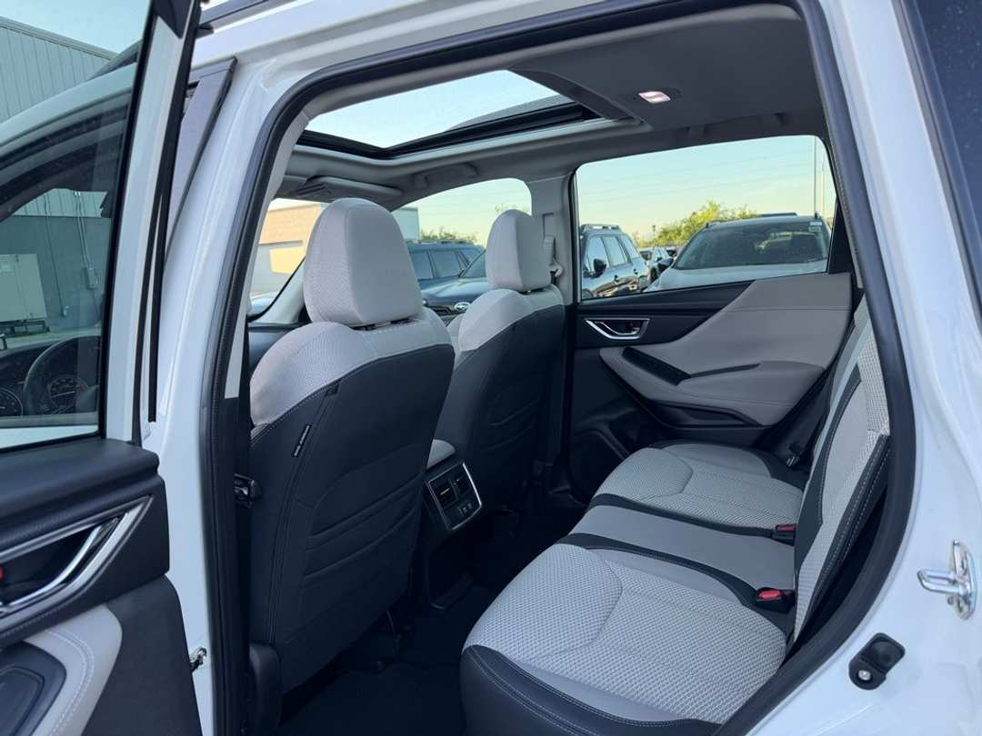 2023 Subaru Forester Premium - Image 3