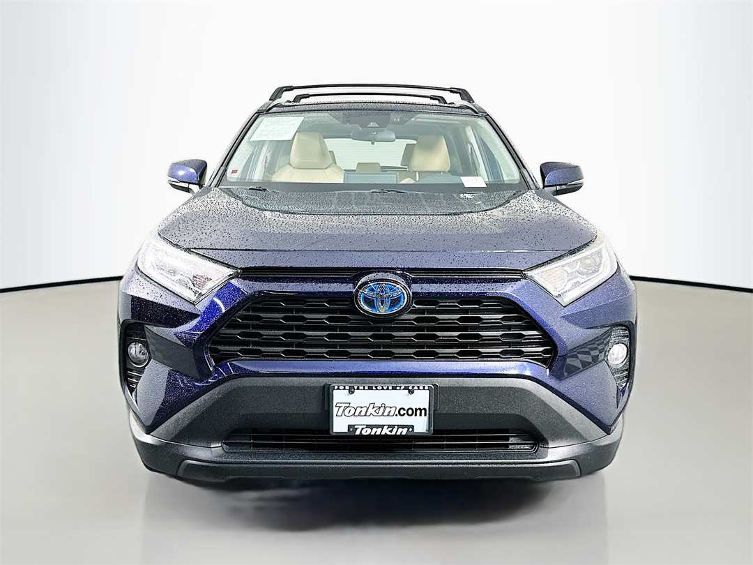 2020 Toyota Rav4 XLE - Image 2