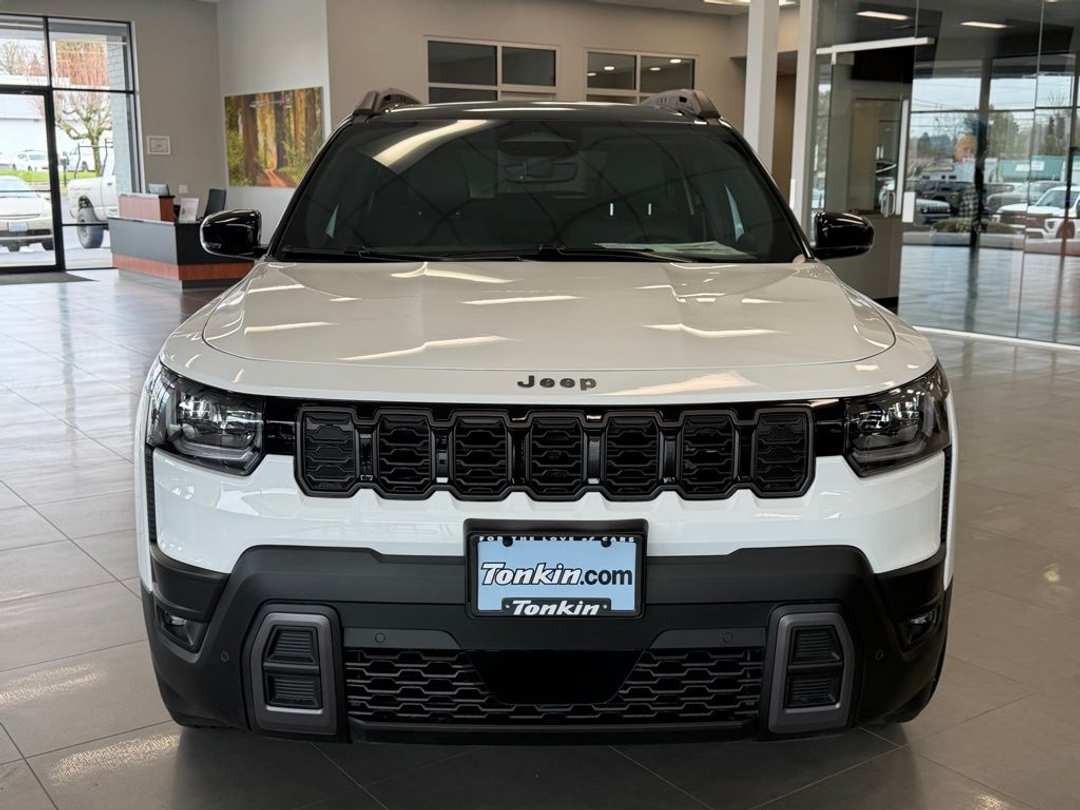 2026 Jeep Cherokee Overland - Image 3