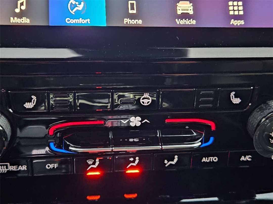 2025 Jeep Grand Cherokee Limited - Image 24